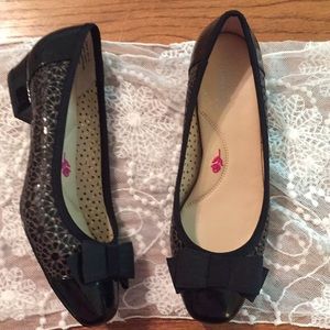 Ros Hommerson Dressy Black Genuine Patent Leather Pumps Barely Worn